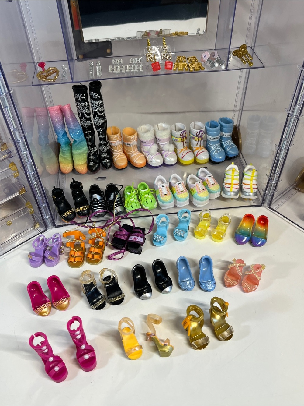 Rainbow High Doll Closet + 26 Pair of Shoes Boots Earrings Deluxe Fashion Lot - Picture 7 of 16
